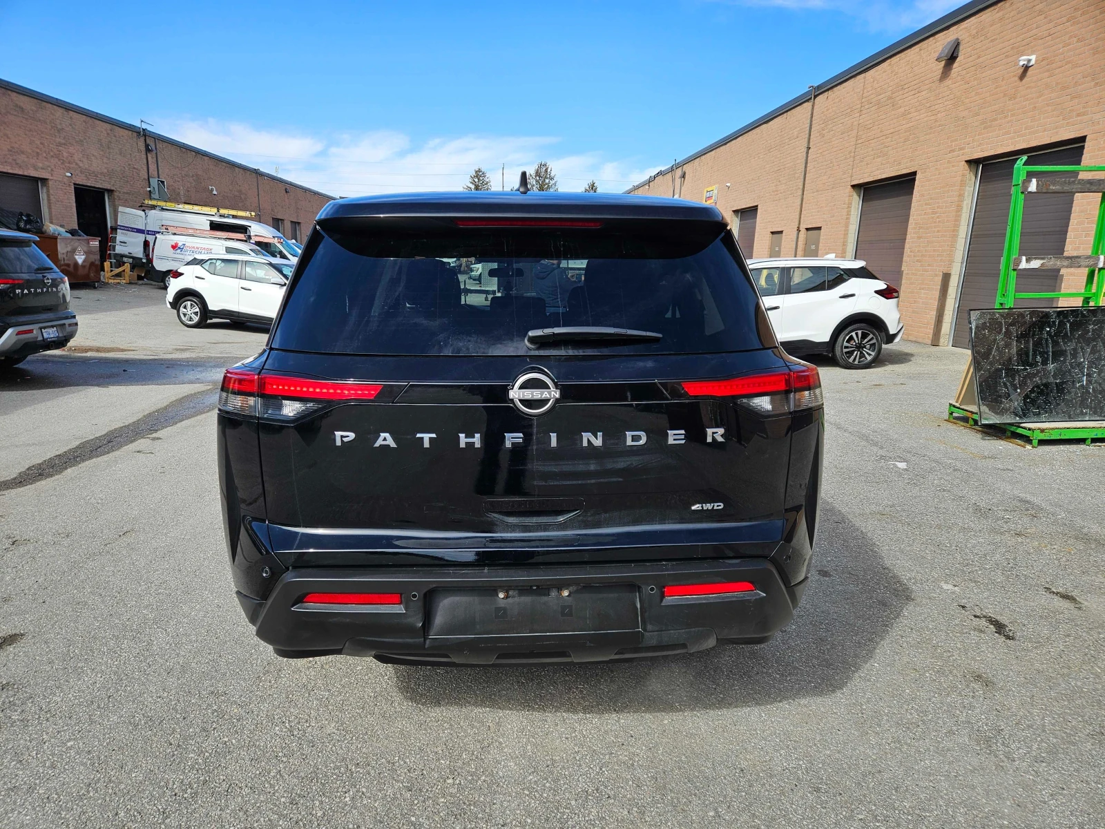 Nissan Pathfinder S * * CARFAX * * АВТО КРЕДИТ * * , снимка 5 - Автомобили и джипове - 53841733