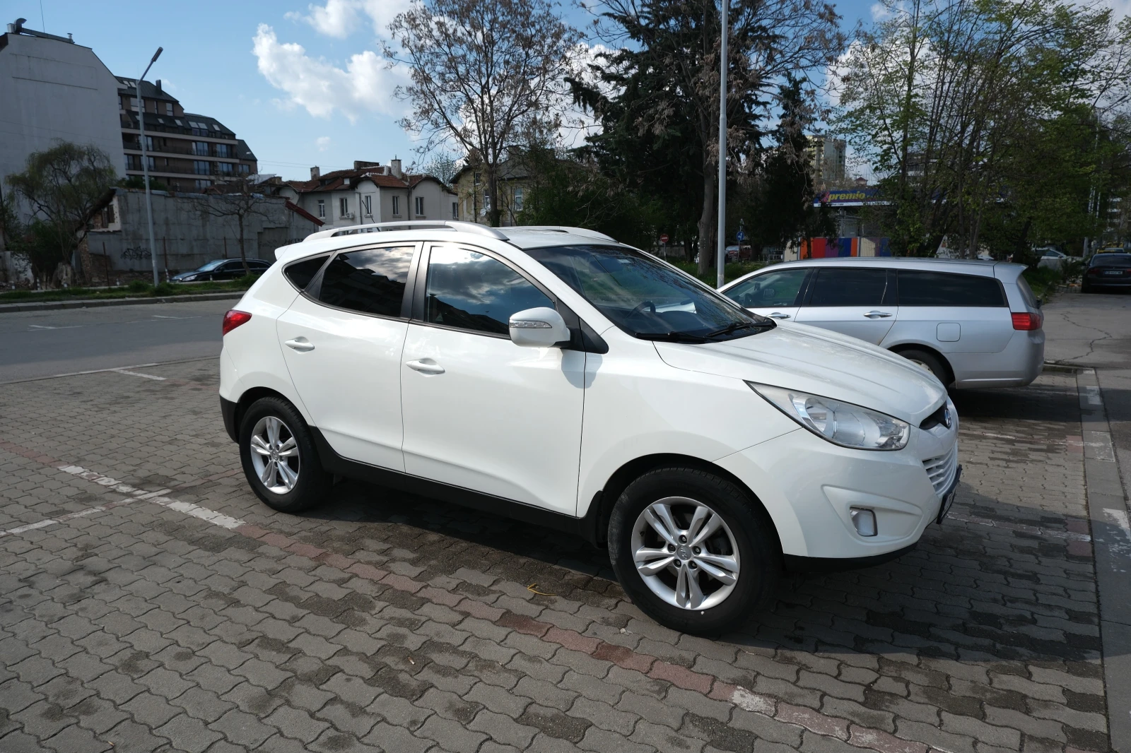 Hyundai IX35, снимка 2 - Автомобили и джипове - 54242922