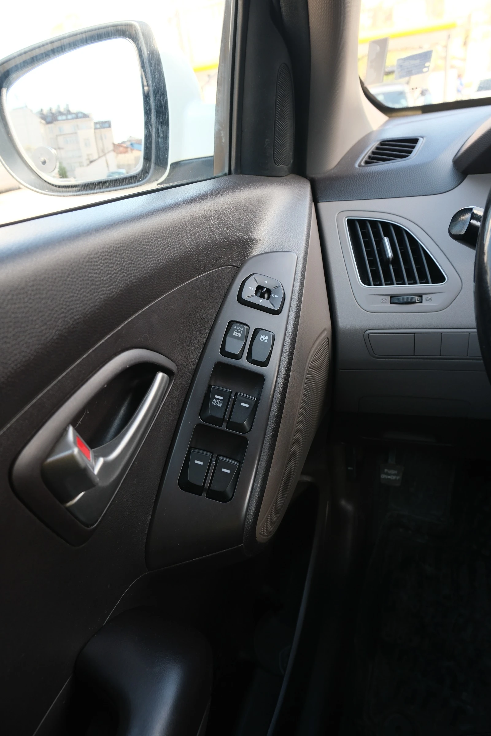 Hyundai IX35, снимка 13 - Автомобили и джипове - 54242922