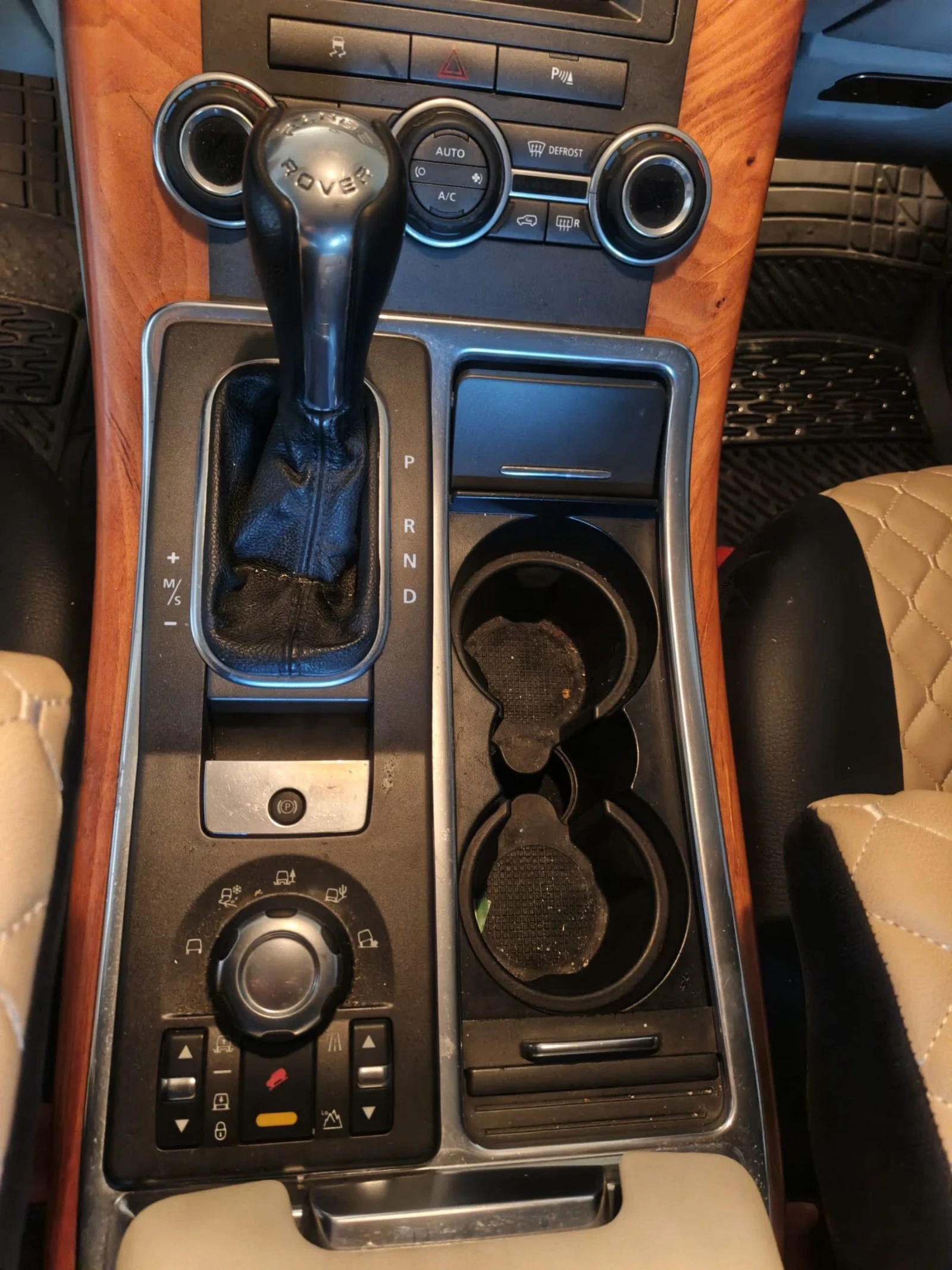 Land Rover Range Rover Sport, снимка 8 - Автомобили и джипове - 54810498