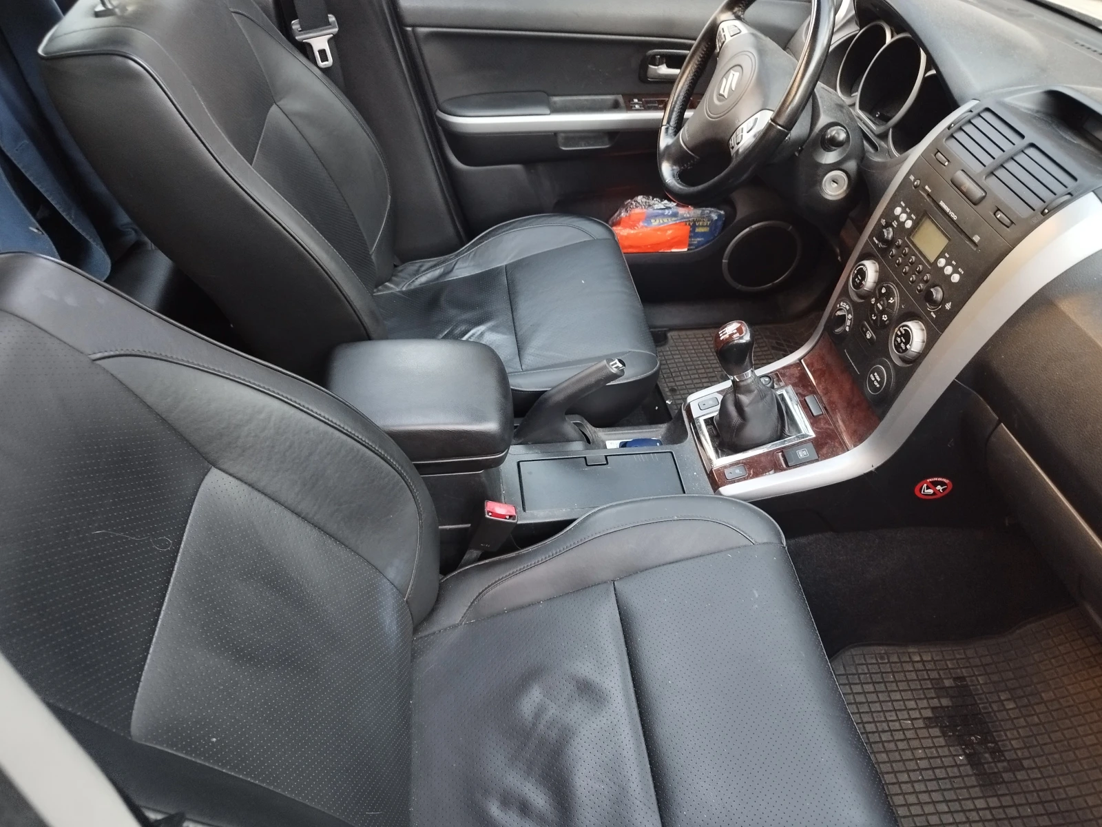 Suzuki Grand vitara 1.9 DDiS, снимка 10 - Автомобили и джипове - 55314056