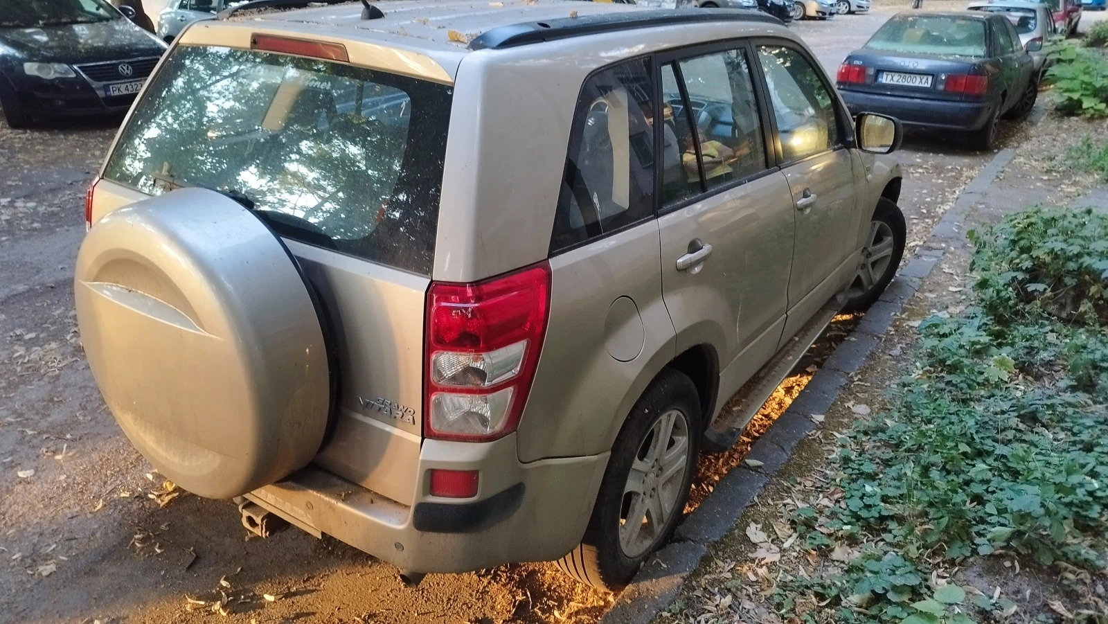 Suzuki Grand vitara 1.9 DDiS, снимка 4 - Автомобили и джипове - 55314056