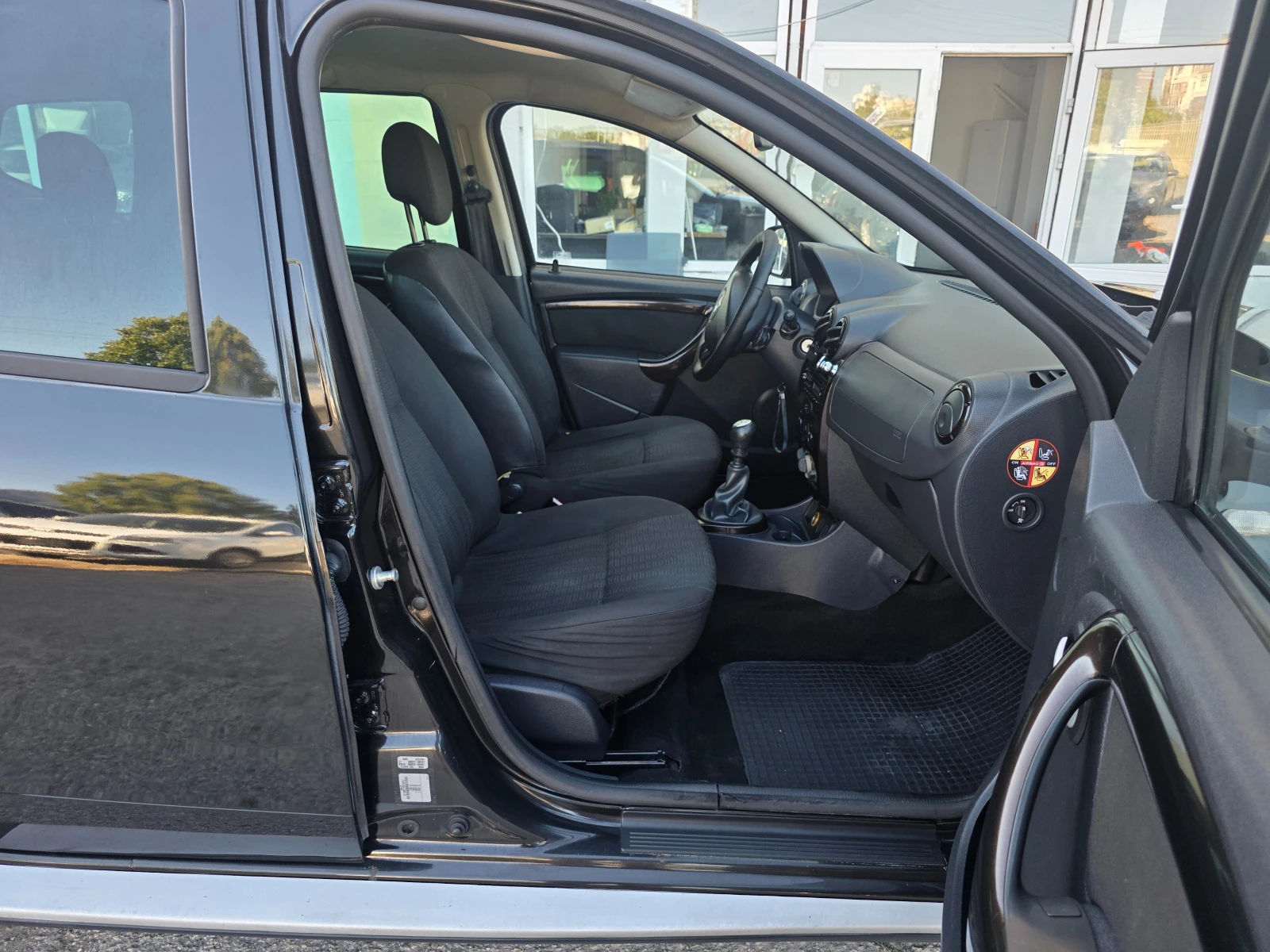 Dacia Duster 1.5DCI KLIMA ITALY, снимка 15 - Автомобили и джипове - 55691079