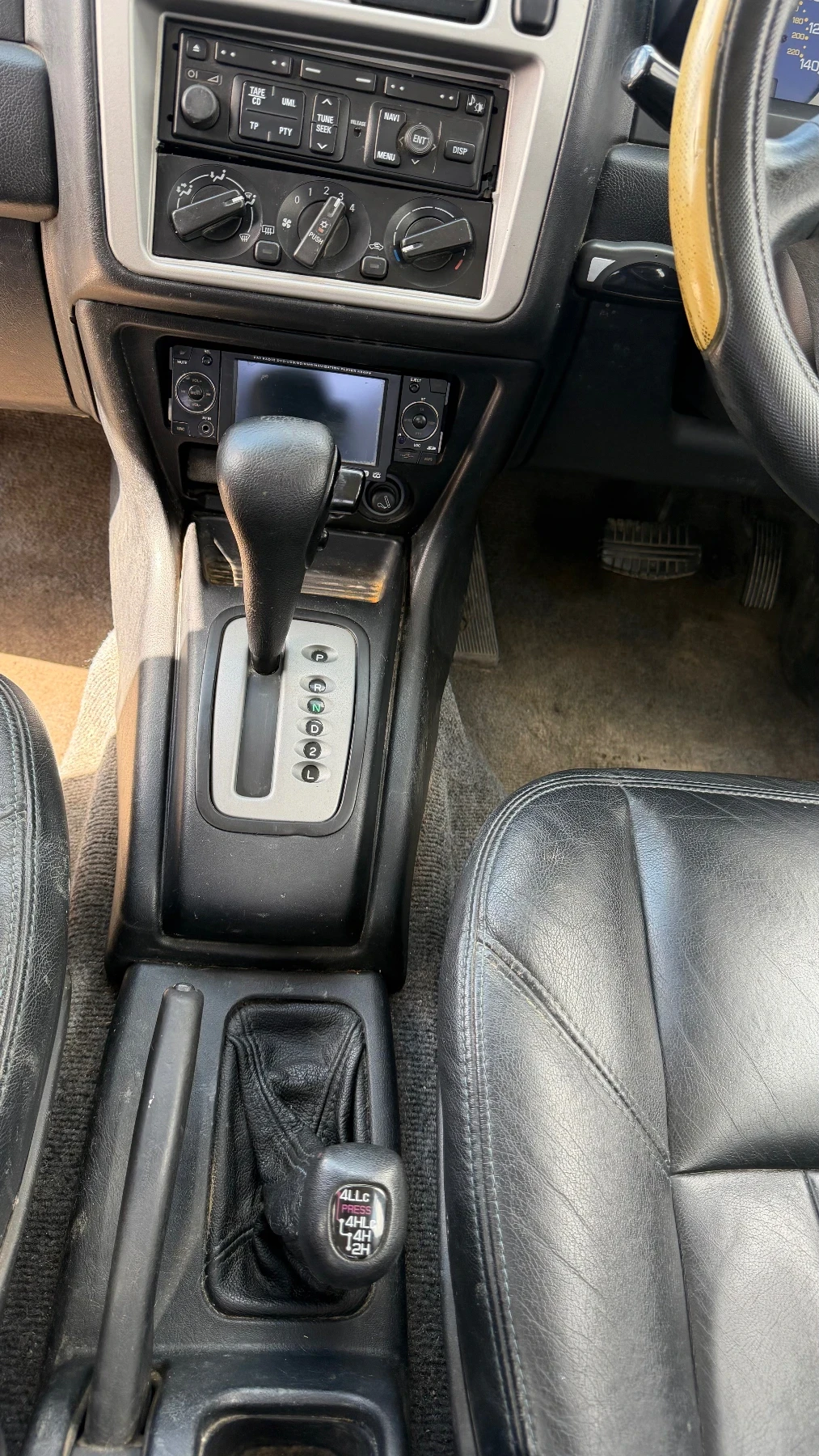 Mitsubishi Pajero pinin 1.8GDI АВТОМАТИК ГАЗОВА УРЕДБА ДЕСЕН ВОЛАН, снимка 9 - Автомобили и джипове - 55708111
