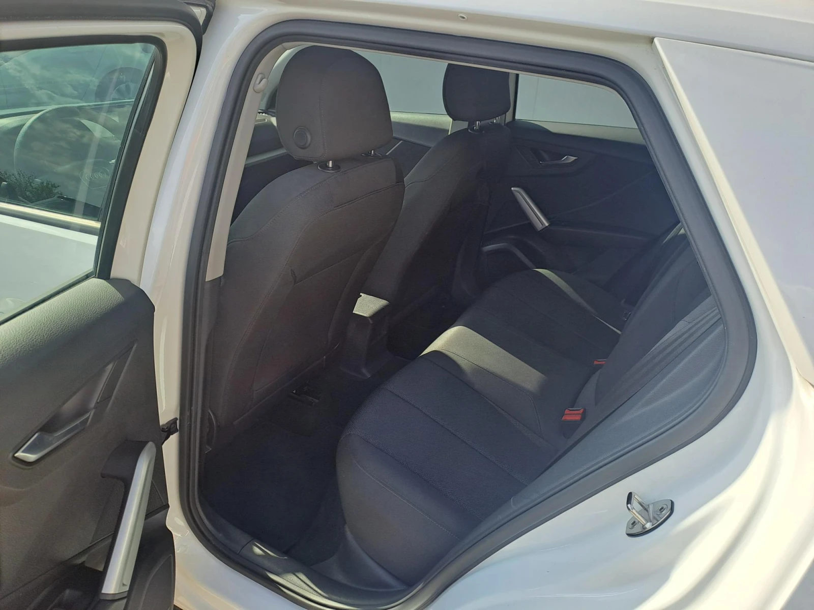 Audi Q2 1.6 TDI, снимка 7 - Автомобили и джипове - 55923544