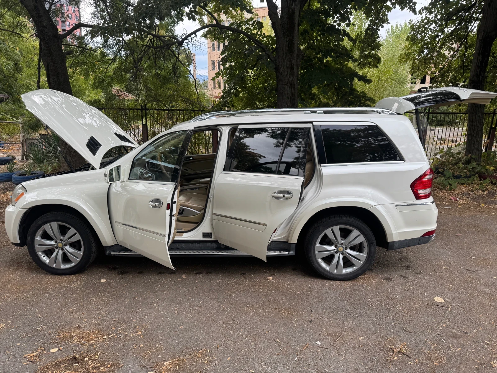 Mercedes-Benz GL 550 Grand edition , снимка 7 - Автомобили и джипове - 56226194