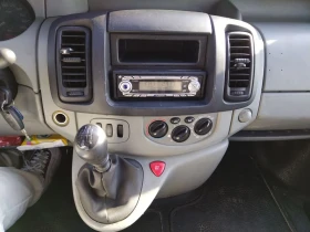 Renault Trafic 6 скорости, климатик, 8 места, снимка 11