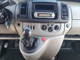 Renault Trafic 6 скорости, климатик, 8 места, снимка 13