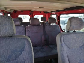 Renault Trafic 6 скорости, климатик, 8 места, снимка 16