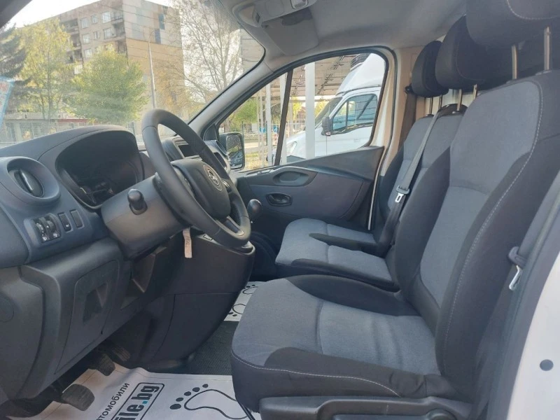 Opel Vivaro, снимка 11 - Бусове и автобуси - 47230446