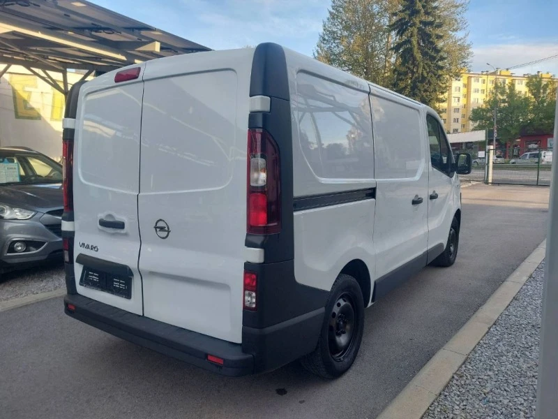 Opel Vivaro, снимка 4 - Бусове и автобуси - 47230446