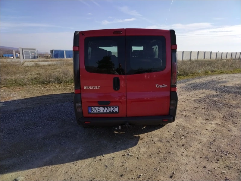 Renault Trafic 6 скорости, климатик, 8 места, снимка 6 - Бусове и автобуси - 48403727