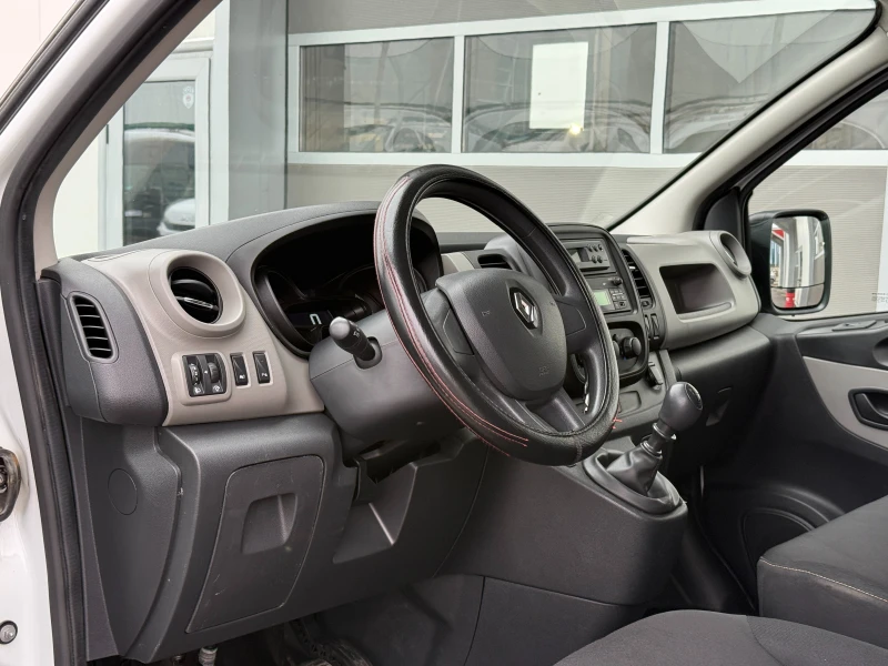 Renault Trafic, снимка 9 - Бусове и автобуси - 53233117