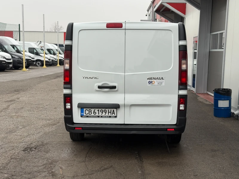 Renault Trafic, снимка 4 - Бусове и автобуси - 53233117