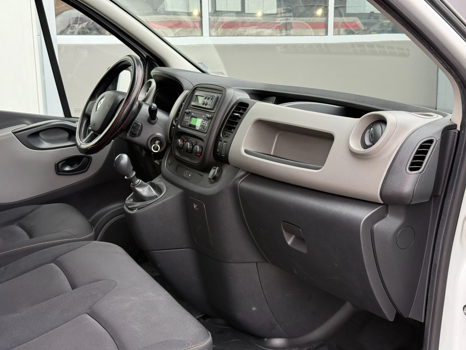 Renault Trafic | Mobile.bg � ����������� 13