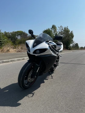  Yamaha YZF-R1