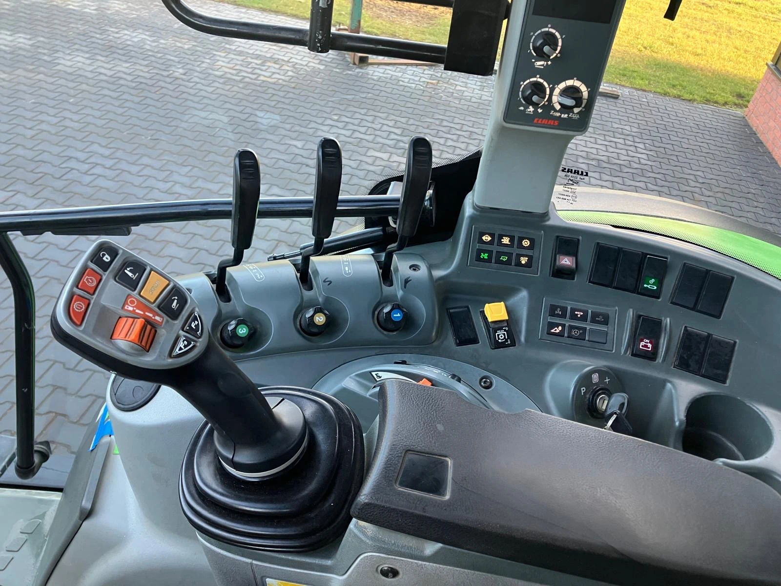 Трактор Claas ARION 440 CIS ЛИЗИНГ, снимка 8 - Селскостопанска техника - 53742284