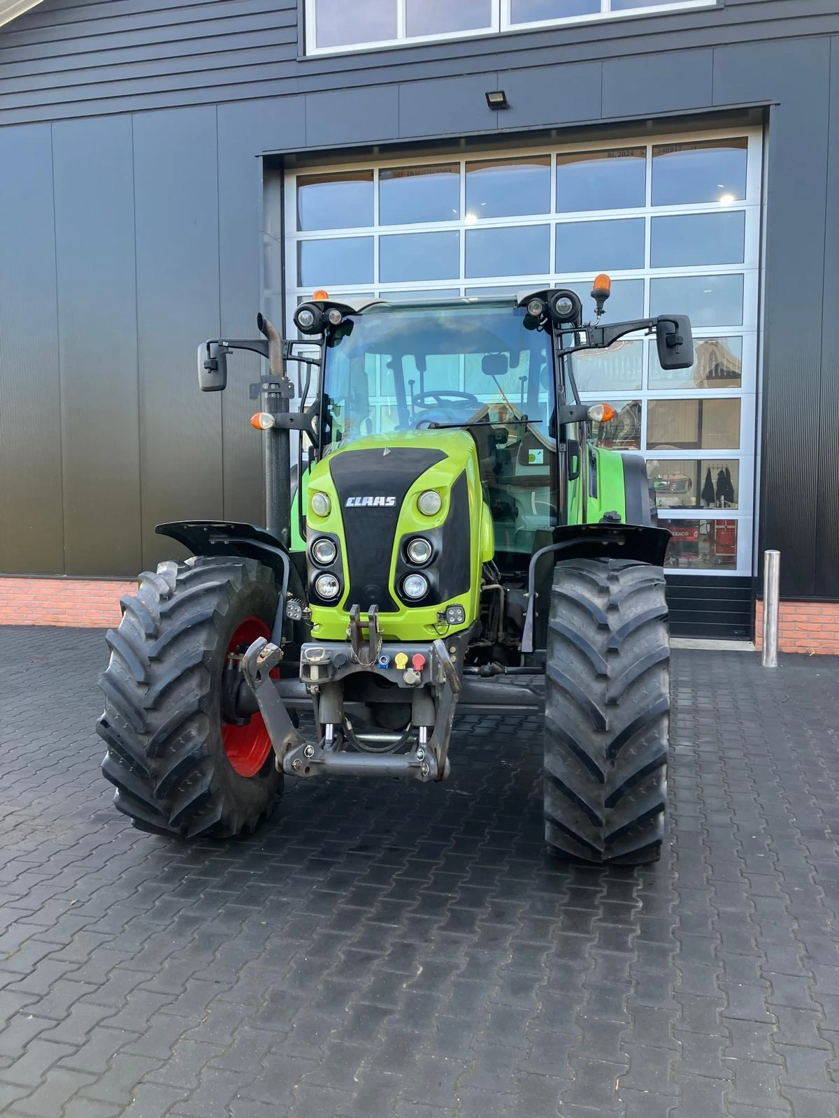 Трактор Claas ARION 440 CIS ЛИЗИНГ