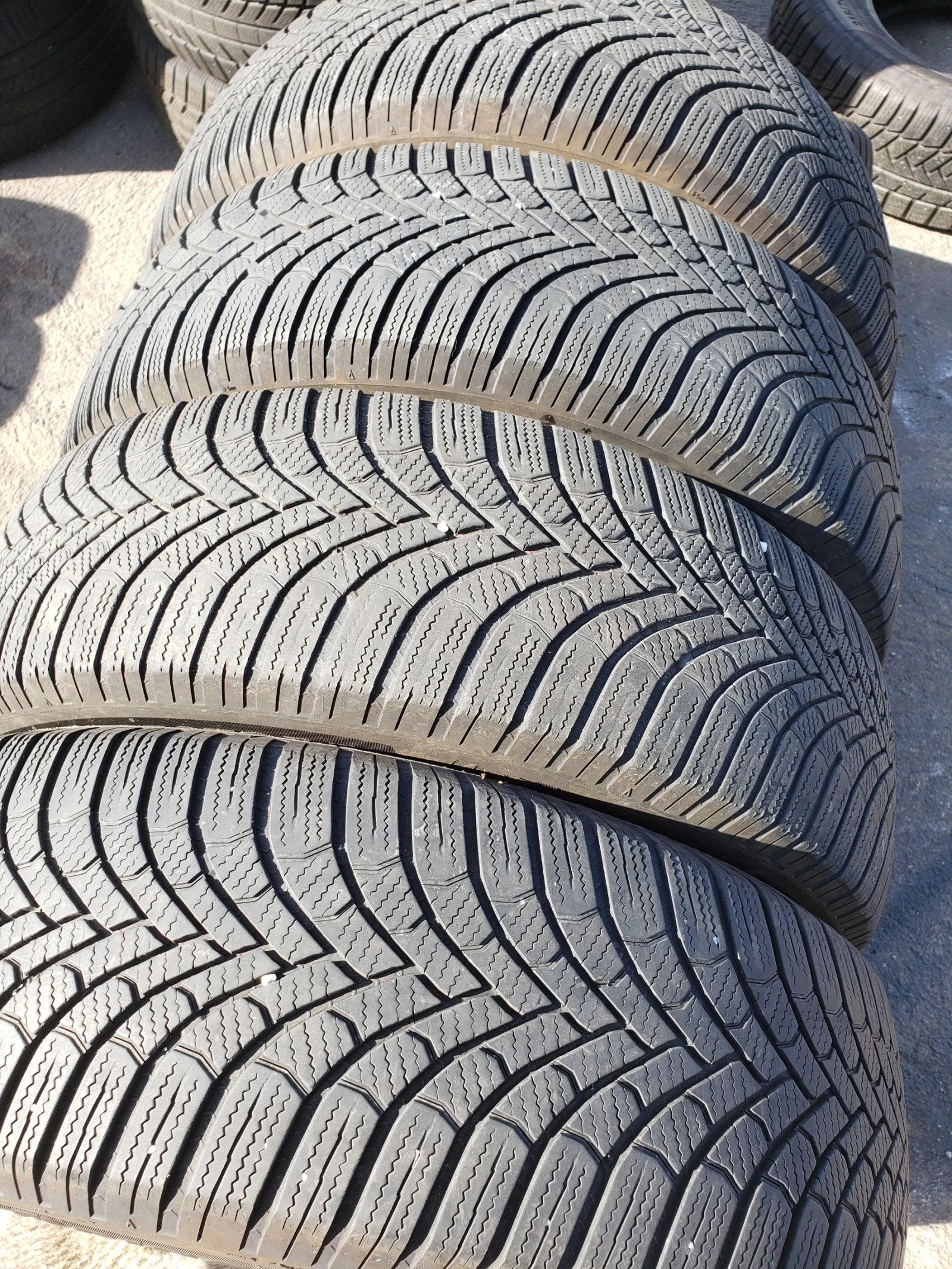 ���� 215/65R17 | Mobile.bg � ����������� 4