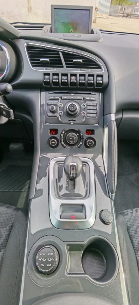 Peugeot 3008 2.0HDI HYBRID * 4X4* LED* NAVI* ISOFIX, снимка 11