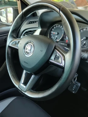 Skoda Fabia ~MONTE CARLO~BI-XENON~DISTRONIC~NAVI~115000км! - 15999 лв. - 76695175 13