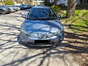 Honda Civic 1.8 ОБСЛУЖЕНА , снимка 2