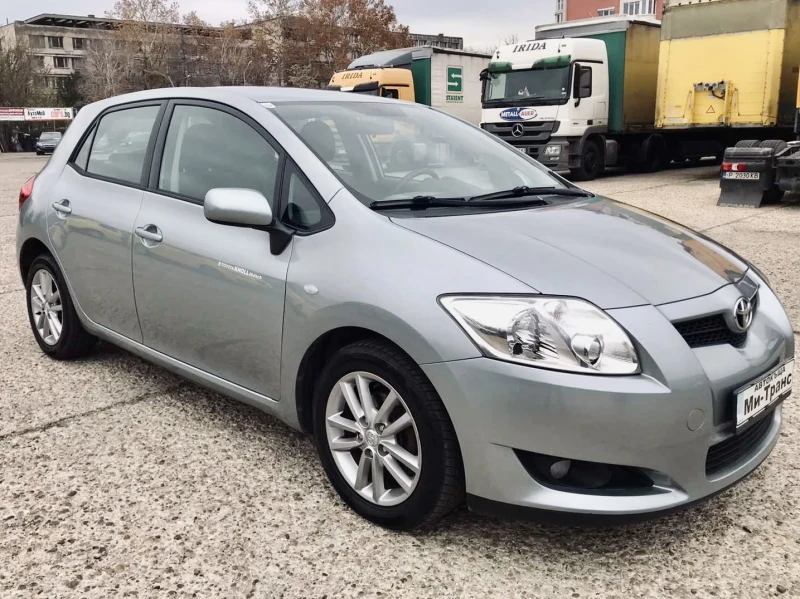 Toyota Auris 1.4i СЕРВИЗНА ИСТОРИЯ, снимка 3 - Автомобили и джипове - 48148123