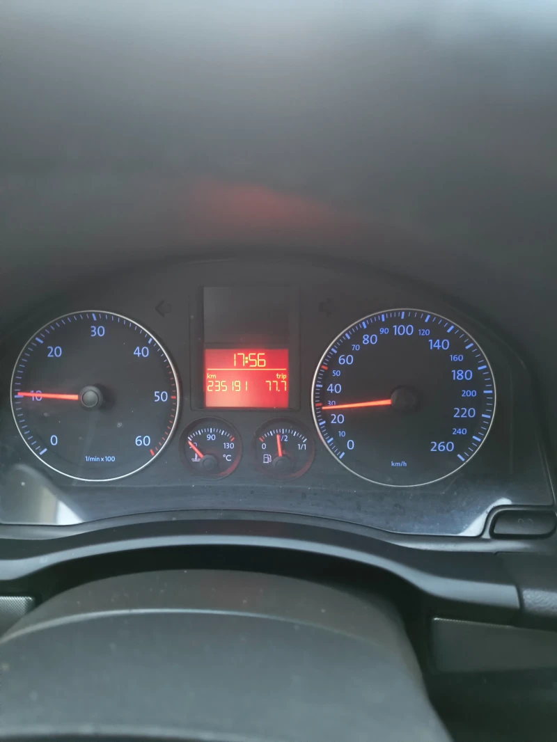 VW Golf 2.0TDI.140, снимка 5 - Автомобили и джипове - 49275475