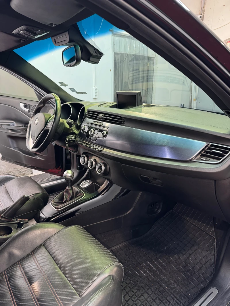 Alfa Romeo Giulietta, снимка 13 - Автомобили и джипове - 52133347