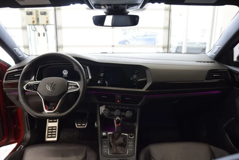 VW Jetta Jetta GLI 1.5T Autobahn* АвтоКредит* (ЦЕНА ДО БГ), снимка 16 - Автомобили и джипове - 53343944