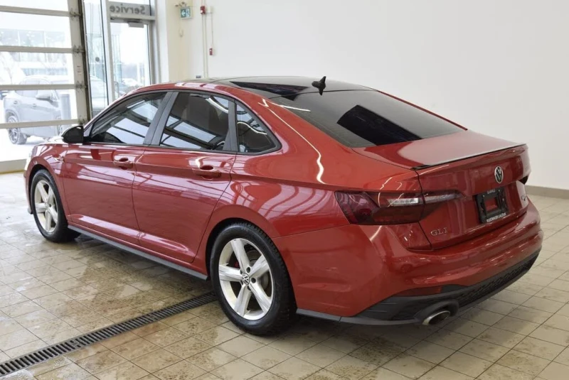 VW Jetta Jetta GLI 1.5T Autobahn* АвтоКредит* (ЦЕНА ДО БГ), снимка 5 - Автомобили и джипове - 53343944