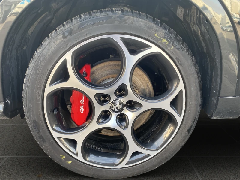 Alfa Romeo Tonale VELOCE 1.3 PHEV Petrol 280 hp AT6 e-AWD, снимка 16 - Автомобили и джипове - 53379193