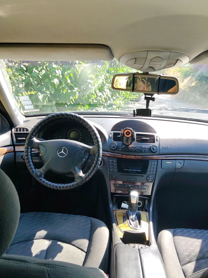Mercedes-Benz E 200, снимка 7 - Автомобили и джипове - 53404929