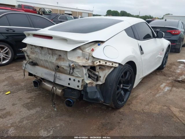 Nissan 370Z  - изображение 2
