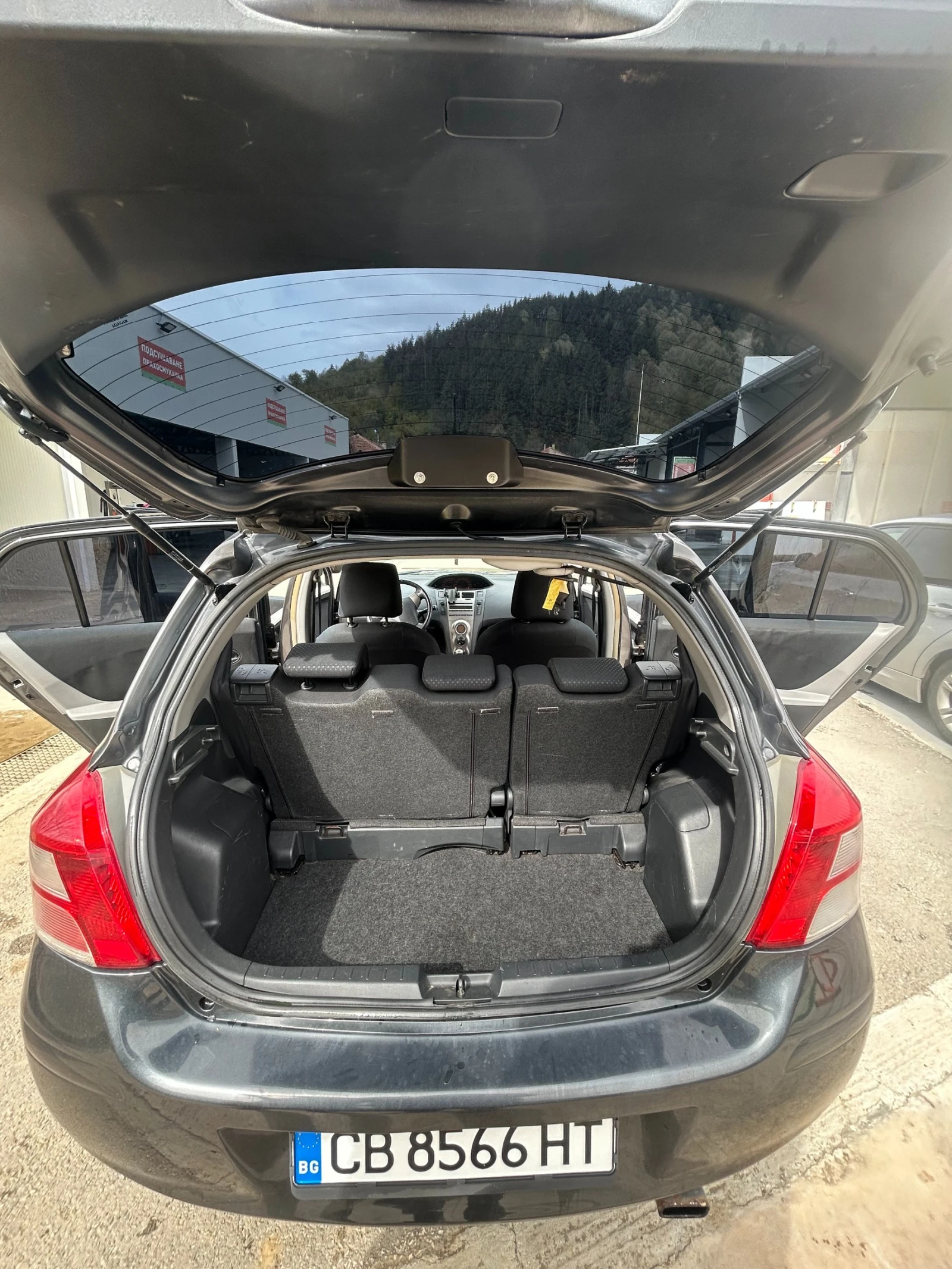 Toyota Yaris  - изображение 10