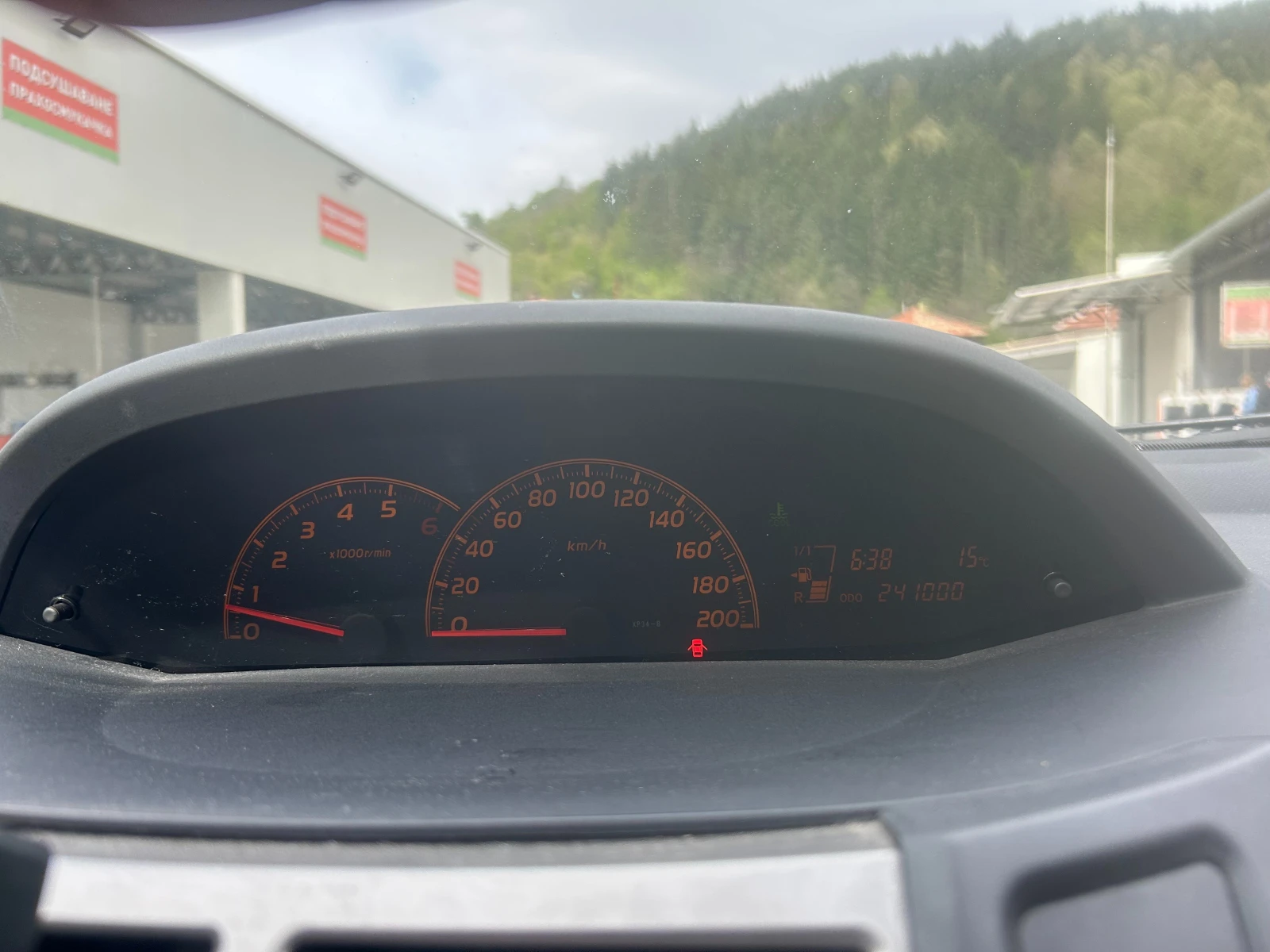Toyota Yaris  - изображение 8