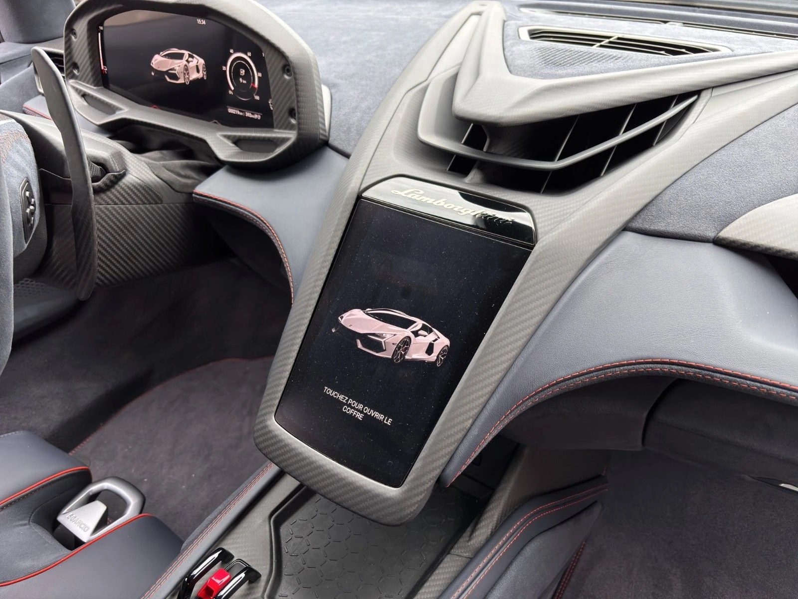 Lamborghini Revuelto 6.5L V12  | Mobile.bg   16