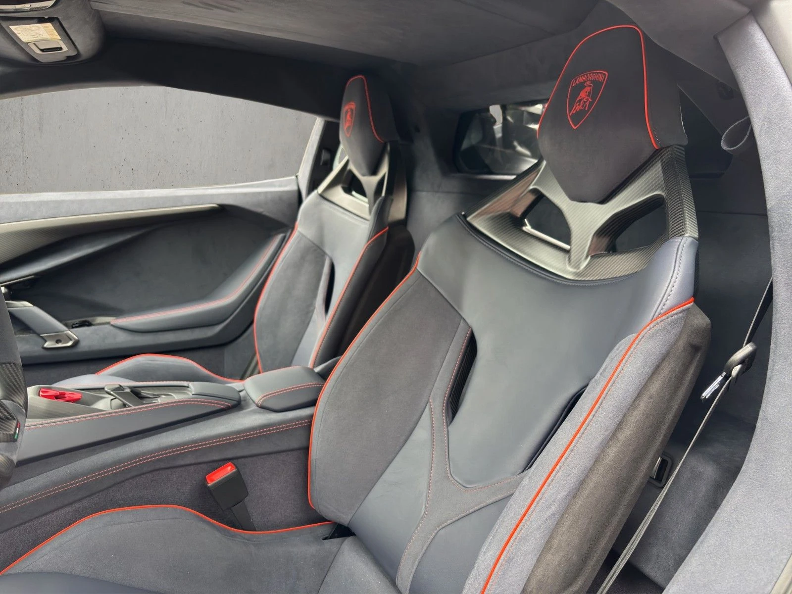 Lamborghini Revuelto 6.5L V12  | Mobile.bg   12