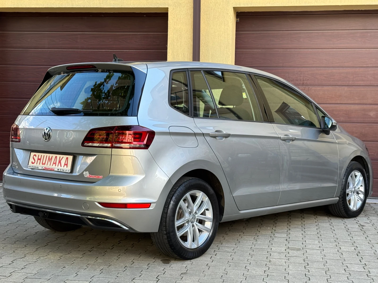 VW Golf 1.5TSI* 130ps*  Пълна Сервизна История в VW! - изображение 6