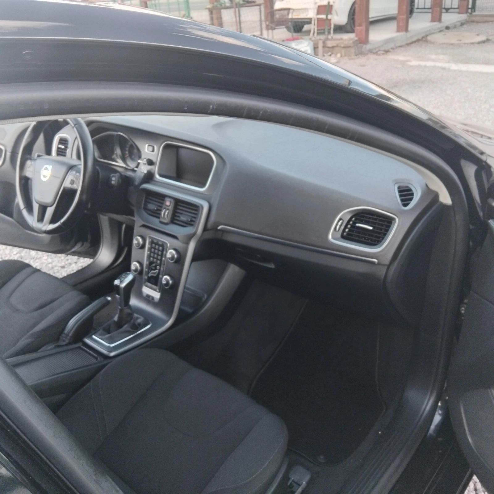 Volvo V40 1.6D - изображение 7