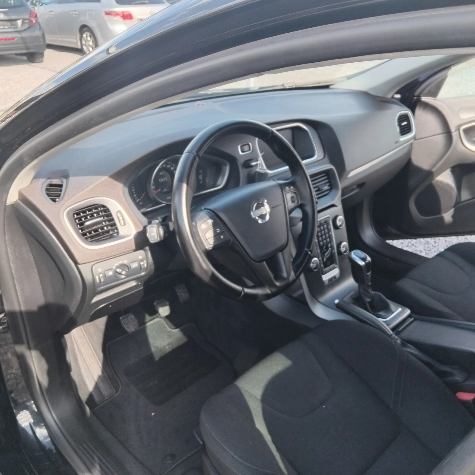 Volvo V40 1.6D - изображение 9