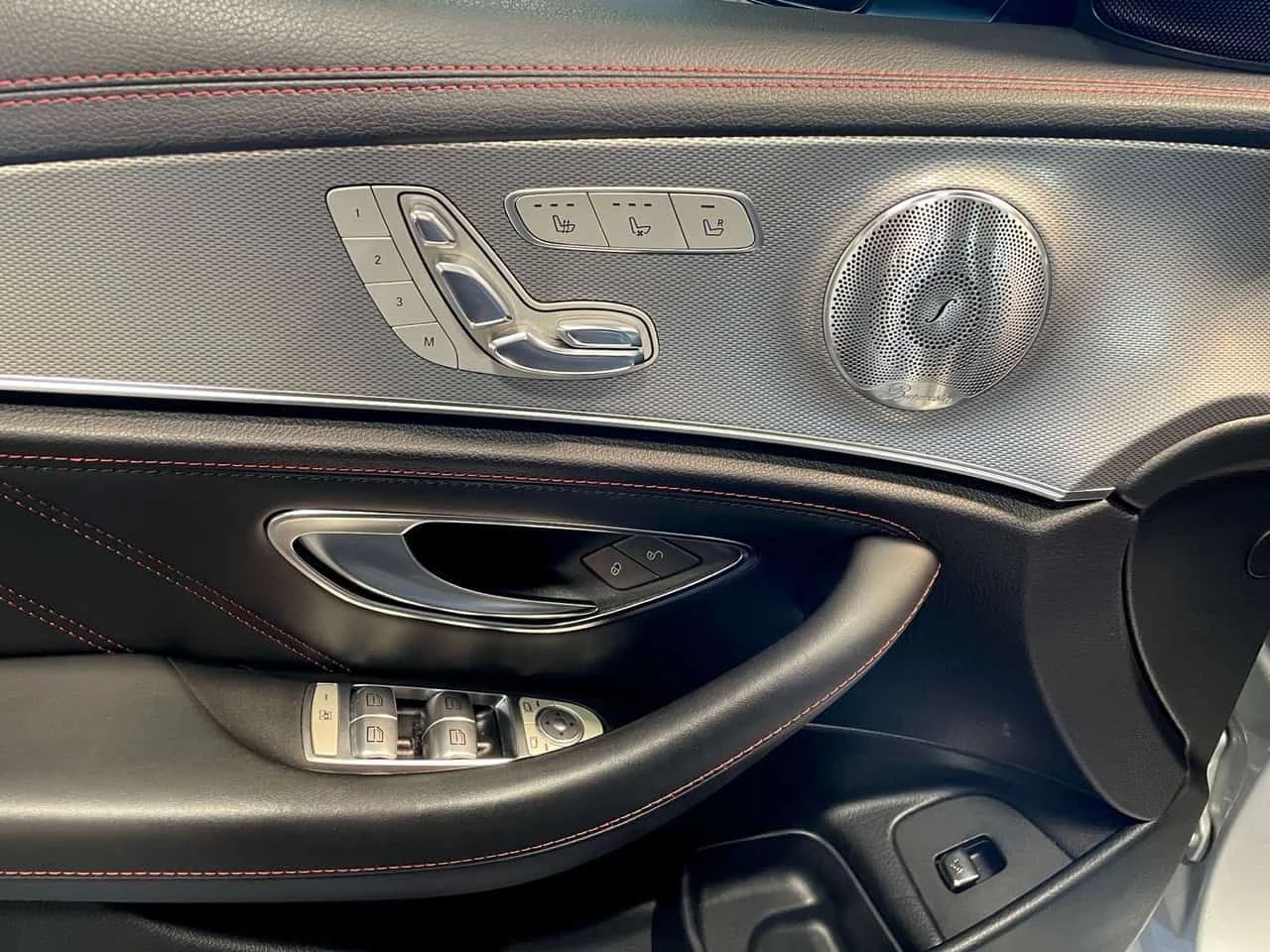 Mercedes-Benz E 43 AMG * CARFAX * ДИСТРОНИК* ОБДУХВАНЕ* BURMESTER* , снимка 9 - Автомобили и джипове - 53800533