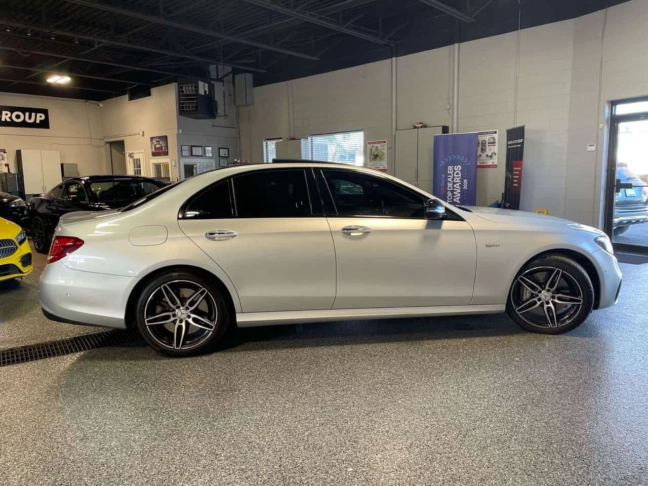 Mercedes-Benz E 43 AMG * CARFAX * ДИСТРОНИК* ОБДУХВАНЕ* BURMESTER* , снимка 5 - Автомобили и джипове - 53800533