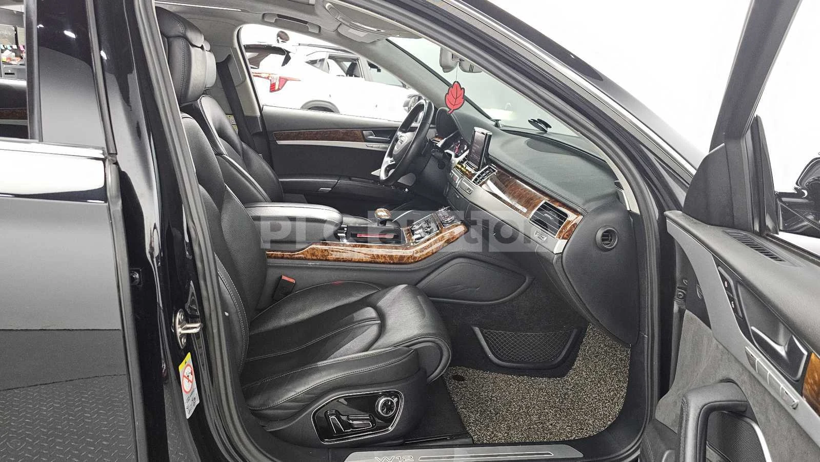 Audi A8 FULL/ТЕЛЕВИЗОРИ/МАСАЖИ ОТЗАД КАКТО И ОБДУХВАНЕ!, снимка 7 - Автомобили и джипове - 54089866