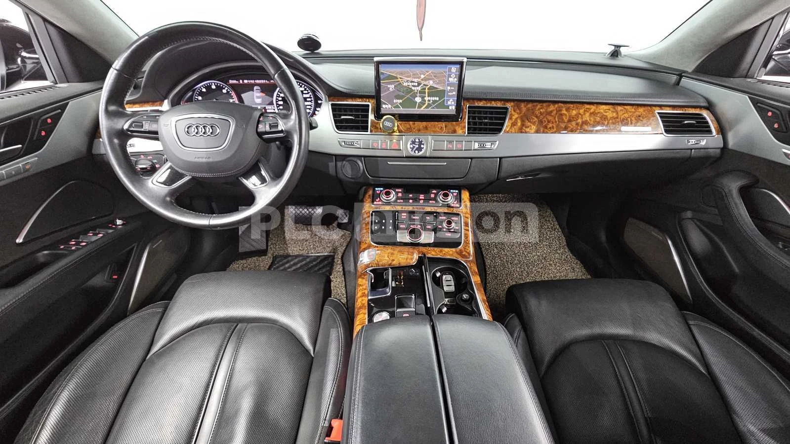 Audi A8 FULL/ТЕЛЕВИЗОРИ/МАСАЖИ ОТЗАД КАКТО И ОБДУХВАНЕ!, снимка 5 - Автомобили и джипове - 54089866