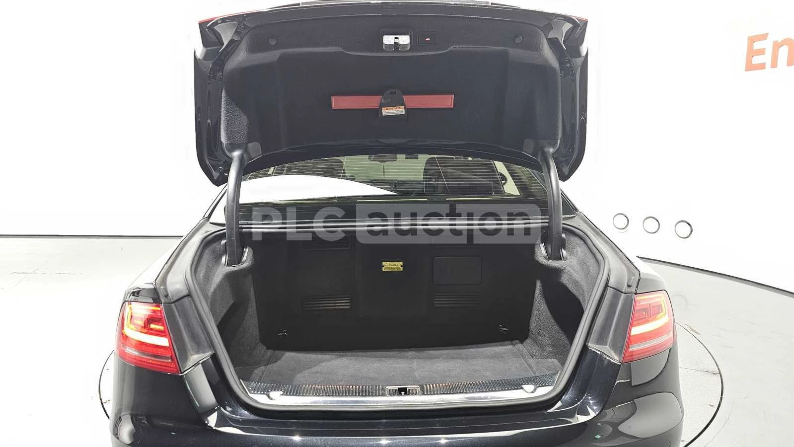 Audi A8 FULL/ТЕЛЕВИЗОРИ/МАСАЖИ ОТЗАД КАКТО И ОБДУХВАНЕ!, снимка 12 - Автомобили и джипове - 54089866