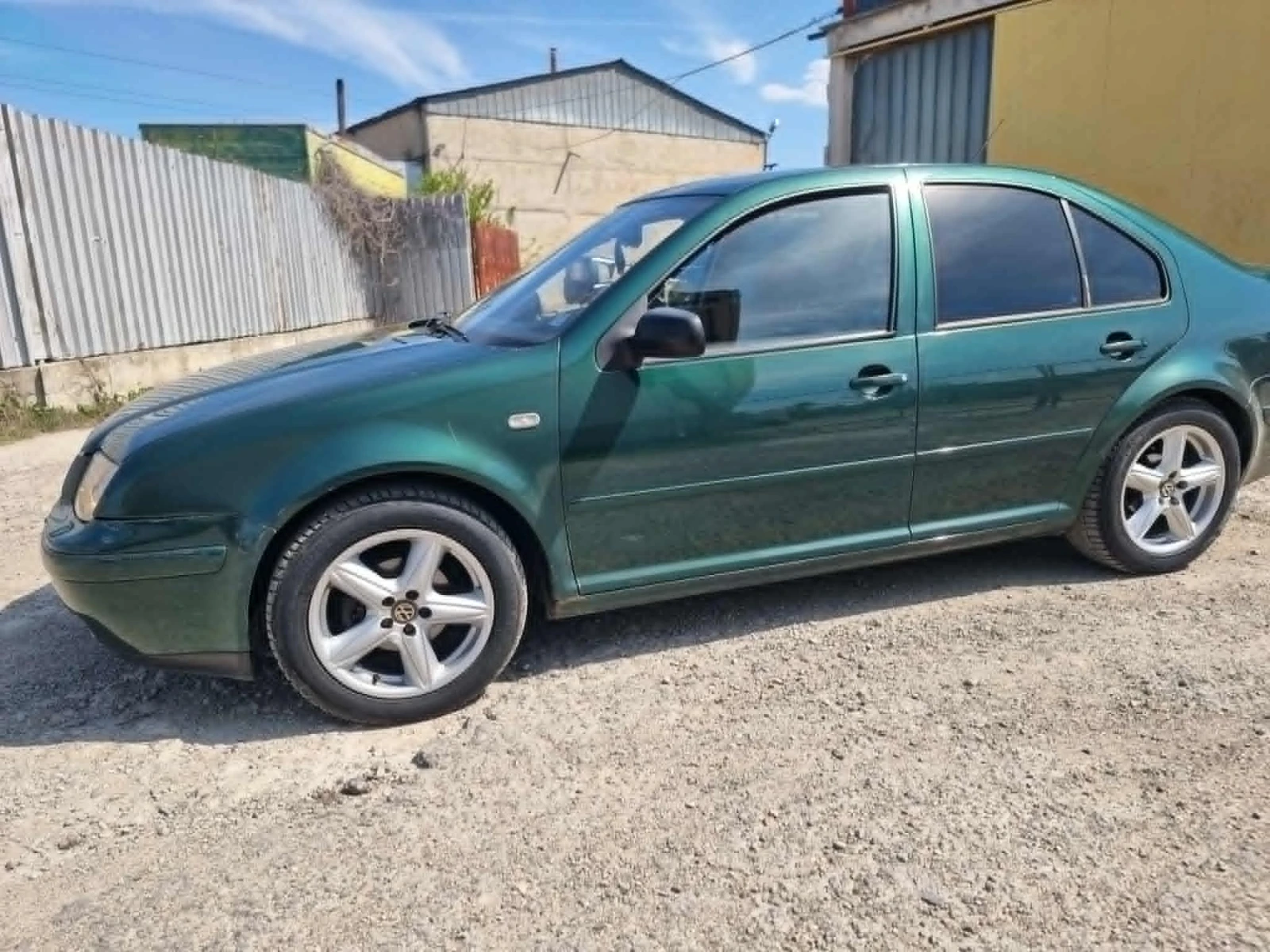 VW Bora 1.6 Газ инжекцион, снимка 7 - Автомобили и джипове - 54385637