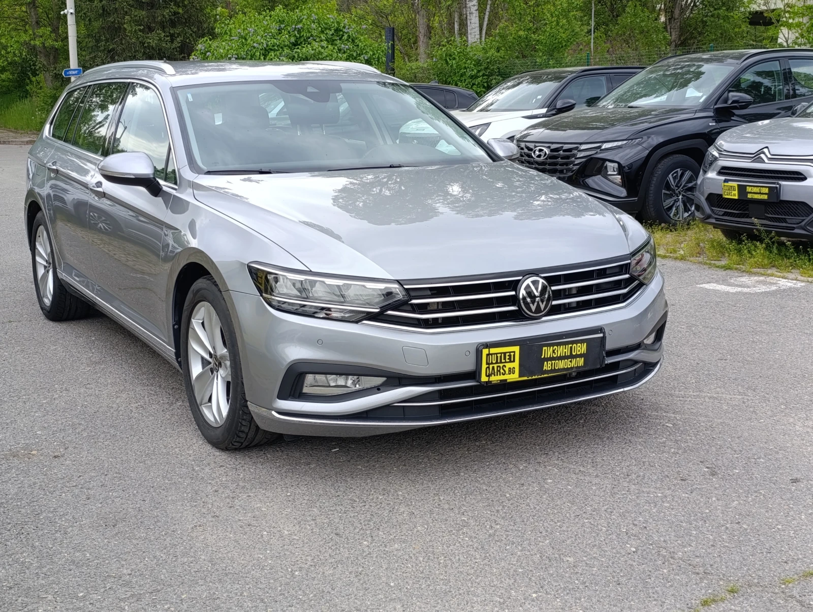 VW Passat DSG закупен от VW България, снимка 2 - Автомобили и джипове - 54478436