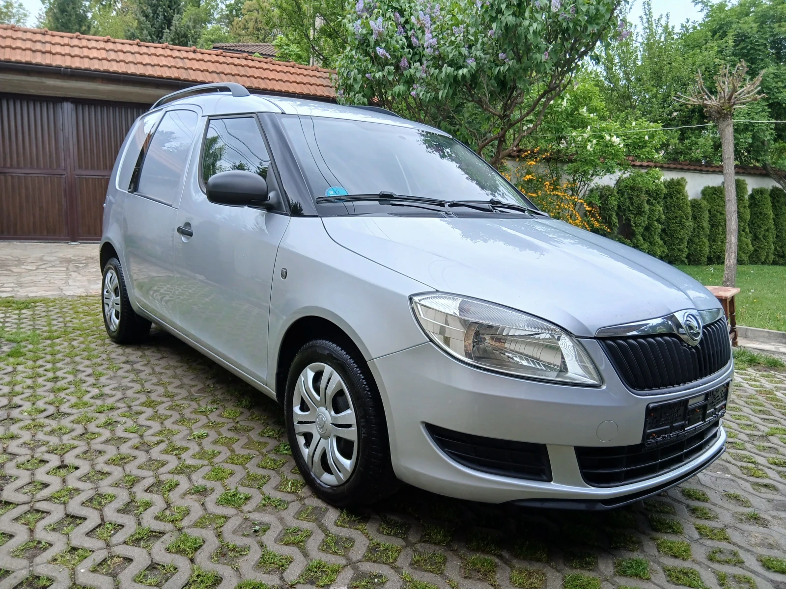 Skoda Praktik 1.6tdi-90ps, , Faselife, , ТОП СЪСТОЯНИЕ!!!, снимка 3 - Автомобили и джипове - 54482691