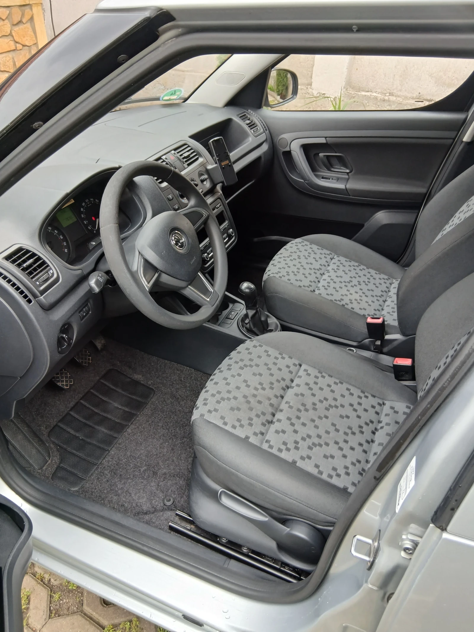 Skoda Praktik 1.6tdi-90ps, , Faselife, , ТОП СЪСТОЯНИЕ!!!, снимка 11 - Автомобили и джипове - 54482691